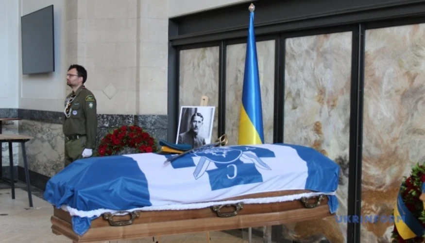Коновальця перепоховають у Києві: як готували ексгумацію в Роттердамі