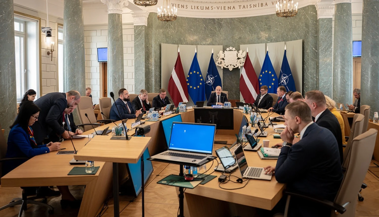 Уряд Латвії доручив МЗС підготувати підстави для національних санкцій проти Усманова і Фрідмана