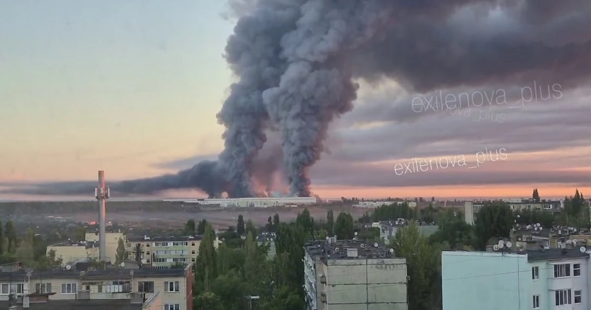 Хронологія нічної атаки на Саратов: дрони вдарили по НПЗ і хабу OZON