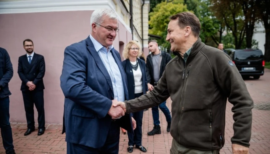 Сікорський назвав Польщу та Україну нерозривно пов’язаними у безпеці