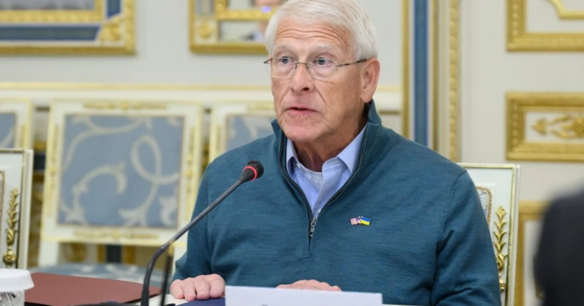 Володимир Зеленський під час зустрічі з американською делегацією у Києві
